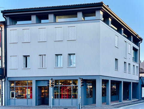 Tito_smalti_profumeria_artistica_chi_siamo_edificio_montebelluna
